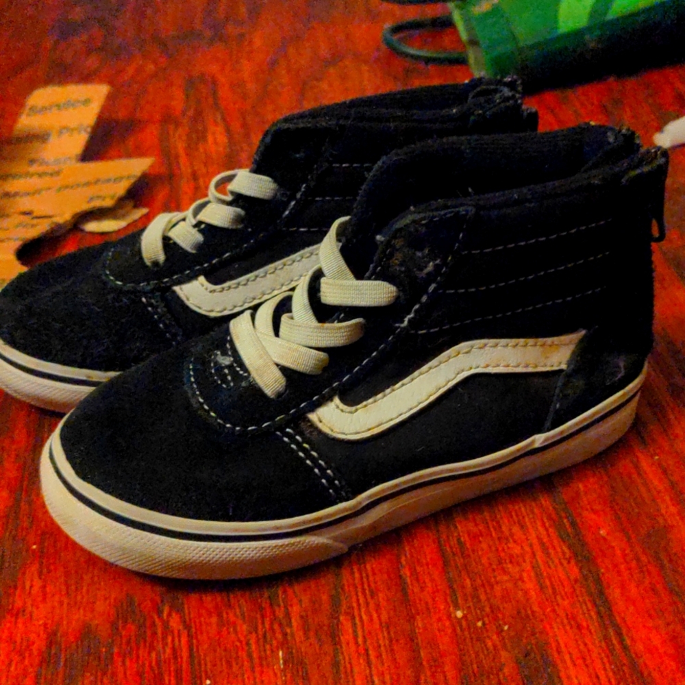 Toddler size 8c Vans